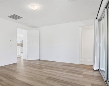12404 Aster Hills Avenue - Photo Thumbnail 26