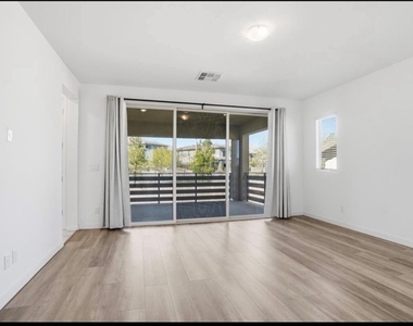 12404 Aster Hills Avenue - Photo Thumbnail 27