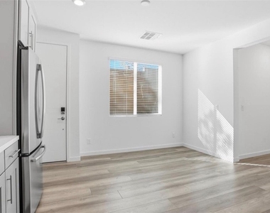 12404 Aster Hills Avenue - Photo Thumbnail 37