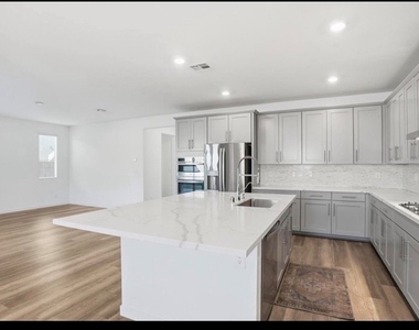 12404 Aster Hills Avenue - Photo Thumbnail 41