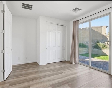 12404 Aster Hills Avenue - Photo Thumbnail 31