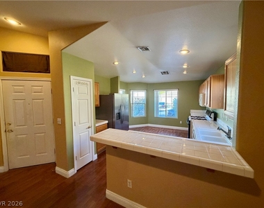 1594 Raining Hills Street - Photo Thumbnail 3
