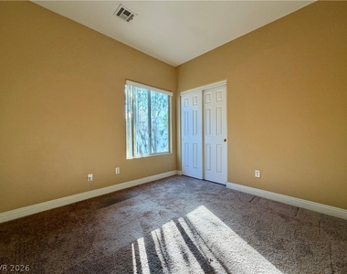 1594 Raining Hills Street - Photo Thumbnail 11