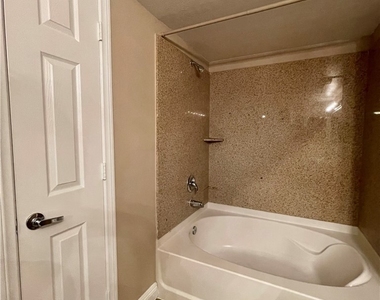 8000 Badura Avenue - Photo Thumbnail 17