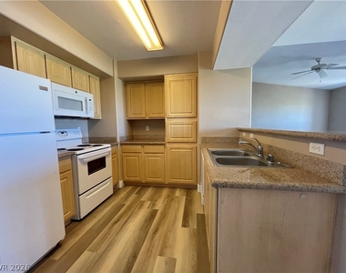 8000 Badura Avenue - Photo Thumbnail 7