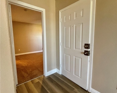 8000 Badura Avenue - Photo Thumbnail 3