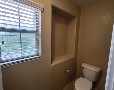 6926 Castle Mountain Avenue - Photo Thumbnail 27