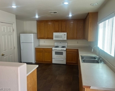 11058 Parete Court - Photo Thumbnail 3