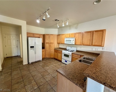 3616 Asbury Hill Avenue - Photo Thumbnail 5