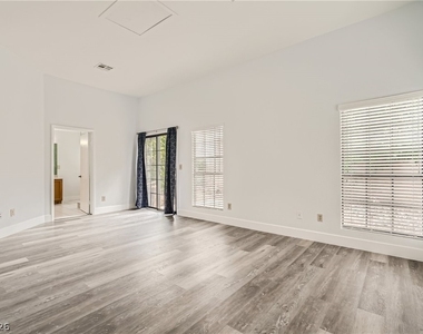 4844 Maryvale Drive - Photo Thumbnail 8