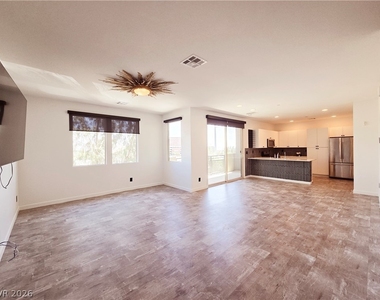 11231 Hidden Peak Avenue - Photo Thumbnail 3