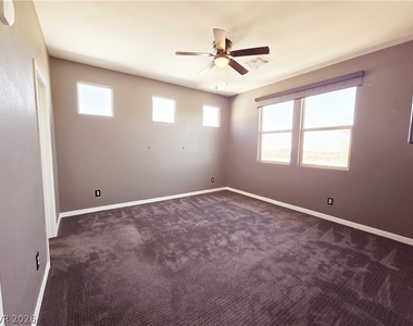 11231 Hidden Peak Avenue - Photo Thumbnail 8