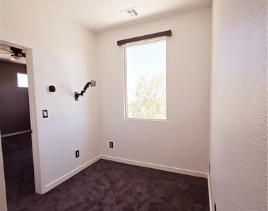 11231 Hidden Peak Avenue - Photo Thumbnail 13