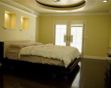 2409 Lourdes Avenue - Photo Thumbnail 7