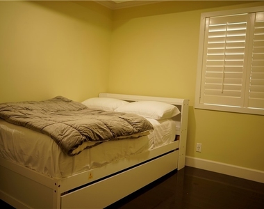 2409 Lourdes Avenue - Photo Thumbnail 10