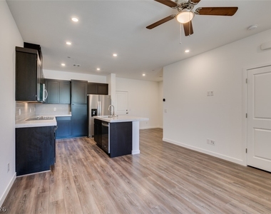 218 Krameria Avenue - Photo Thumbnail 11