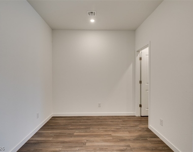 218 Krameria Avenue - Photo Thumbnail 14
