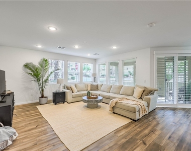 2555 Hampton Road - Photo Thumbnail 12