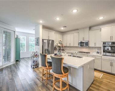 2555 Hampton Road - Photo Thumbnail 6
