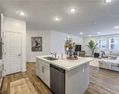 2555 Hampton Road - Photo Thumbnail 10