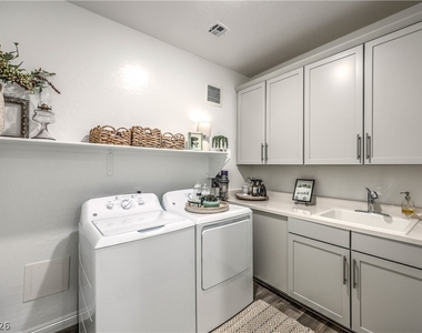 2555 Hampton Road - Photo Thumbnail 26