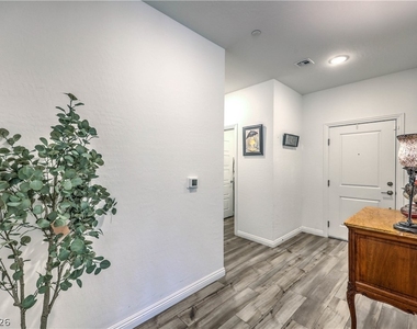 2555 Hampton Road - Photo Thumbnail 5