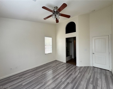 5512 Stelle Amore Street - Photo Thumbnail 10
