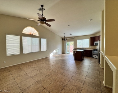 5512 Stelle Amore Street - Photo Thumbnail 4