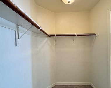 5512 Stelle Amore Street - Photo Thumbnail 18