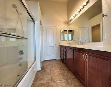 5512 Stelle Amore Street - Photo Thumbnail 12