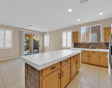 2429 Allegretto Avenue - Photo Thumbnail 12