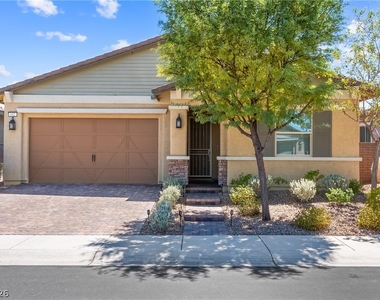 652 Longfeather Street - Photo Thumbnail 1