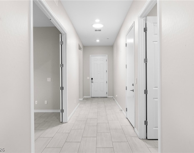 652 Longfeather Street - Photo Thumbnail 4