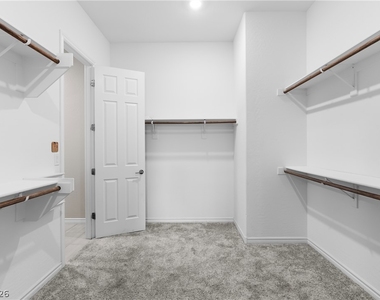 652 Longfeather Street - Photo Thumbnail 24