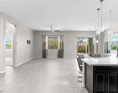 652 Longfeather Street - Photo Thumbnail 5