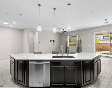 652 Longfeather Street - Photo Thumbnail 10
