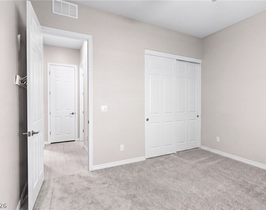 652 Longfeather Street - Photo Thumbnail 28