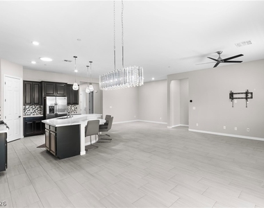 652 Longfeather Street - Photo Thumbnail 15