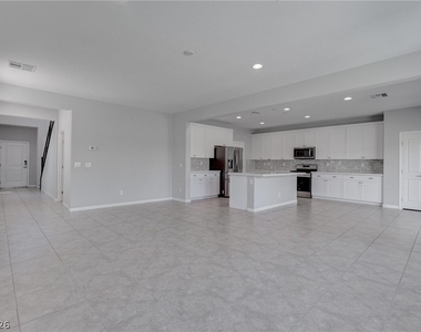 114 Manzanita Falls Avenue - Photo Thumbnail 4