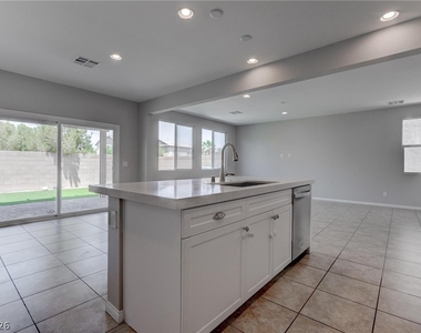 114 Manzanita Falls Avenue - Photo Thumbnail 13