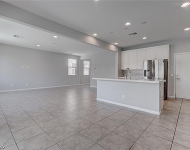 114 Manzanita Falls Avenue - Photo Thumbnail 11