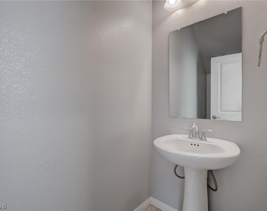 114 Manzanita Falls Avenue - Photo Thumbnail 14