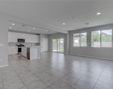 114 Manzanita Falls Avenue - Photo Thumbnail 1