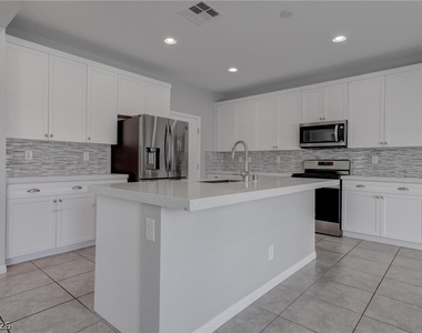114 Manzanita Falls Avenue - Photo Thumbnail 6