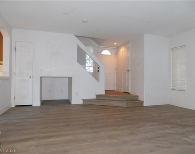 10062 Hermit Rapids Avenue - Photo Thumbnail 4