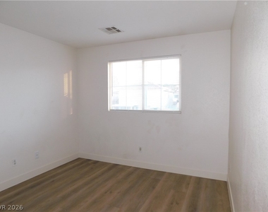 10062 Hermit Rapids Avenue - Photo Thumbnail 26