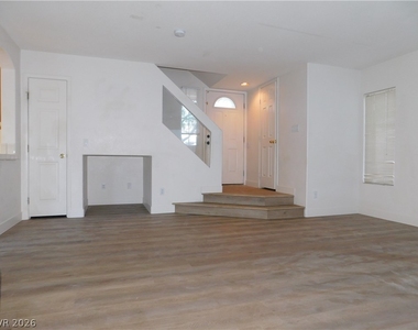 10062 Hermit Rapids Avenue - Photo Thumbnail 2