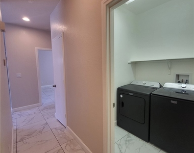 7887 Palace Monaco Avenue - Photo Thumbnail 5