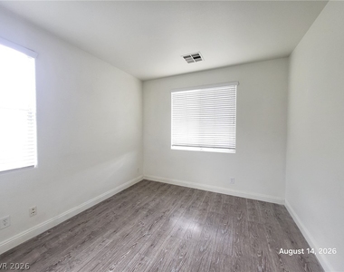 7280 Fountain Village Avenue - Photo Thumbnail 20