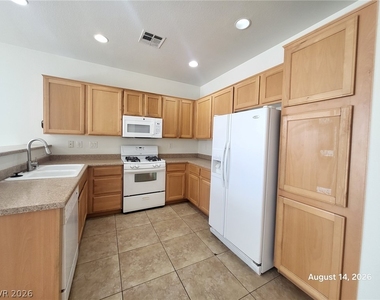 7280 Fountain Village Avenue - Photo Thumbnail 3